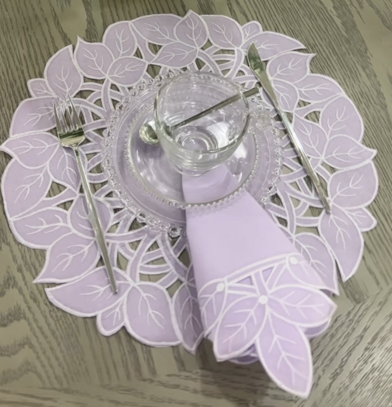 Richelieu Set • Placemat & Napkin