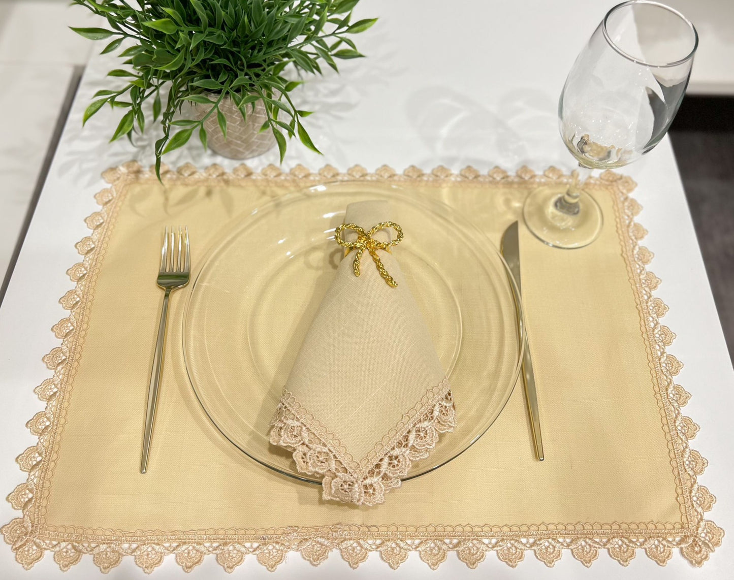 Guipir Lace Placemat